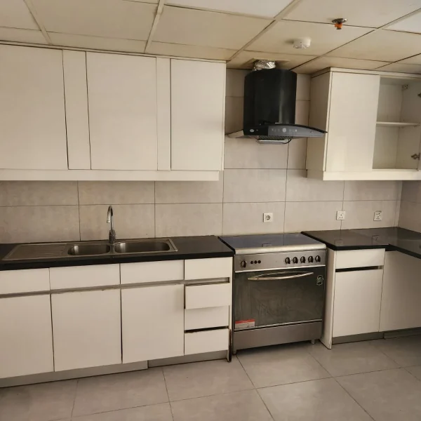 identity-interior-emaar-tower-reef-tower-2-modern-kitchen-design
